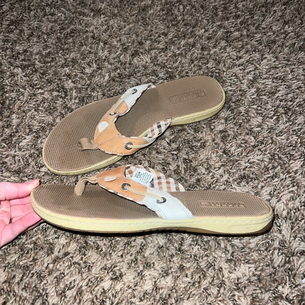 Sperry Tan Flip Flops Size 8.5